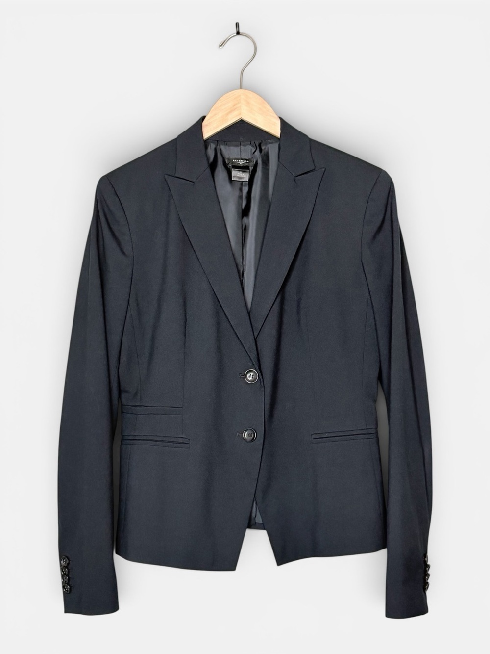 Ann Taylor Classic Tailored Notched Lapel 2 Button Blazer Black Women’s Size 6